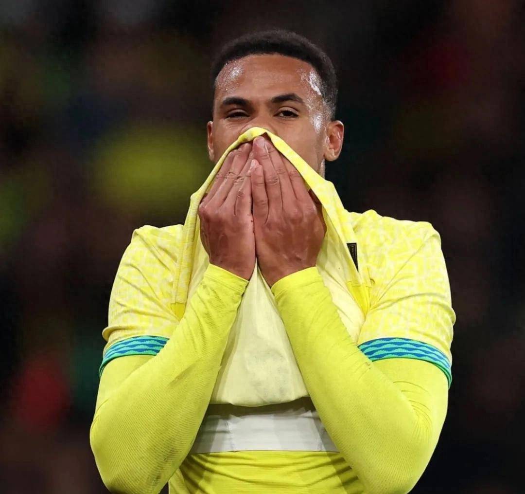 巴塞罗那中场大将布斯克茨受伤,欧冠受影响(巴塞罗那b队) 巴塞罗那中场大将布斯克茨受伤,欧冠受影响(巴塞罗那b队)