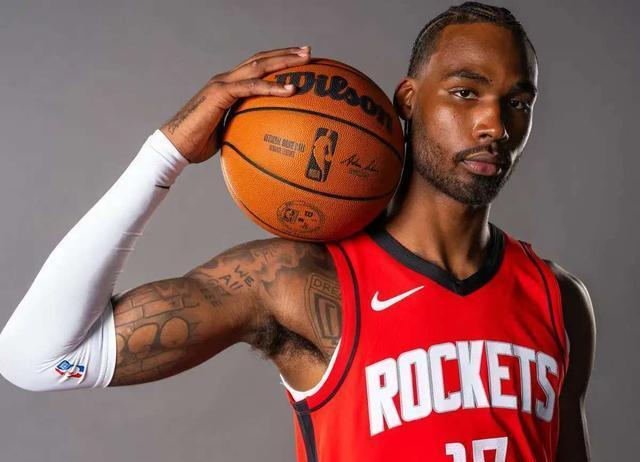 重要赛事中,一位年轻球员崭露头角 重要赛事中,一位年轻球员崭露头角