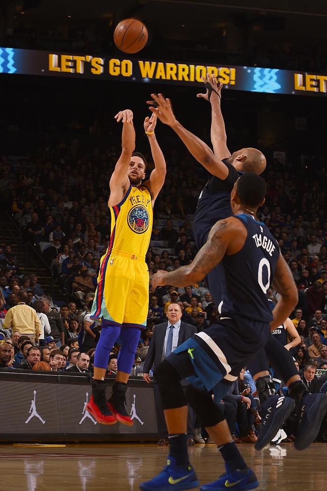 开云电竞-勇士队大胜对手狂击命中三分球刷新纪录的简单介绍